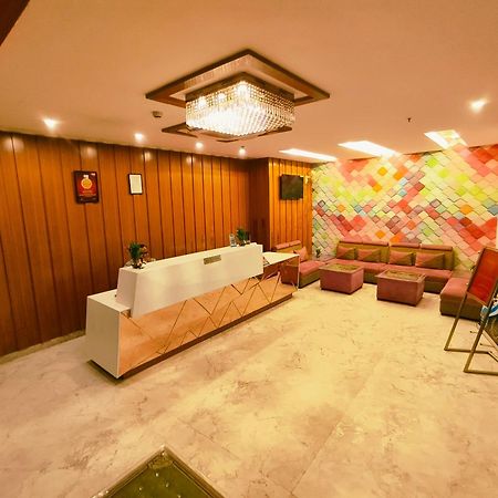 The Triumph Hotel Варанаси Экстерьер фото