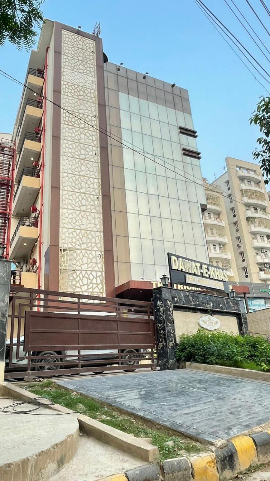 The Triumph Hotel Варанаси Экстерьер фото
